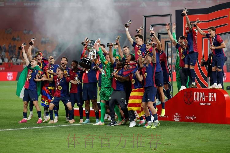 记者：巴萨球员聚餐庆祝晋级国王杯决赛